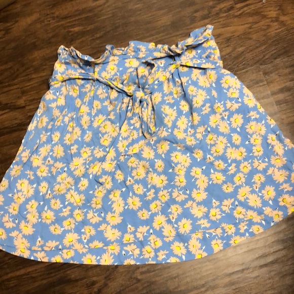 Floral skirt - Picture 1 of 3